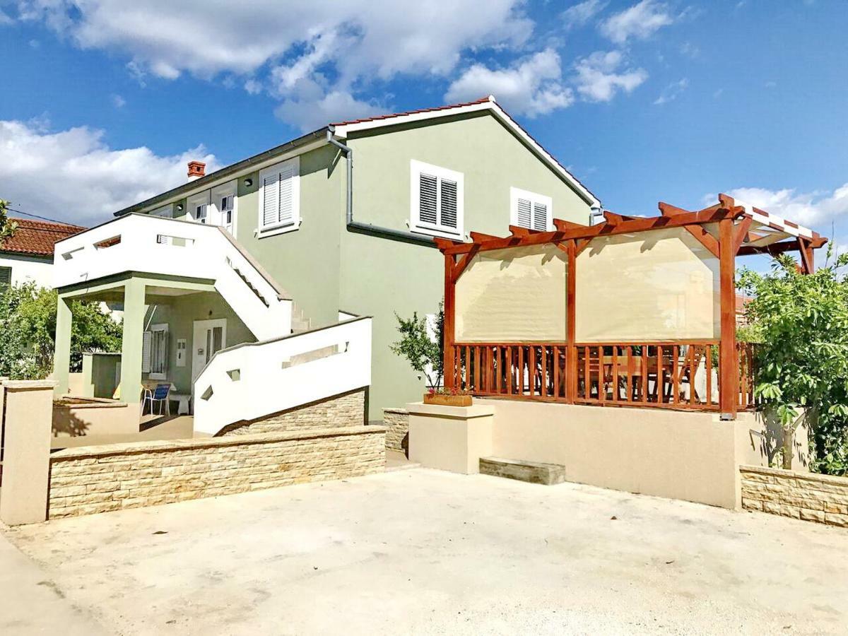 Apartmani Nina I Niko Углян Экстерьер фото